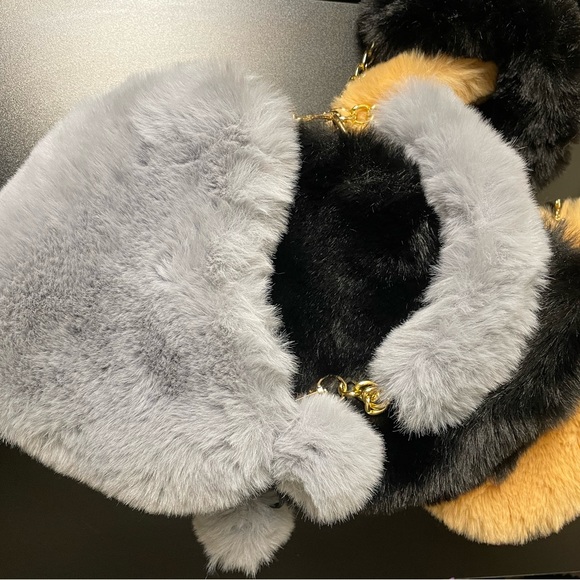 Fluffy Heart Purses - Picture 2 of 2